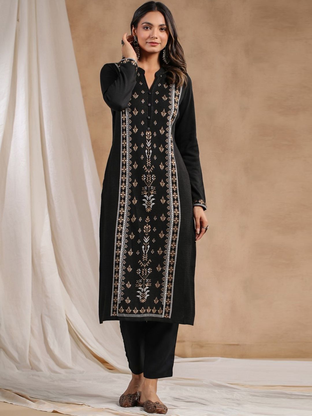 Warm Black Acrylic Ethnic Motif Printed Kurta Set with Jacquard Knitted Design