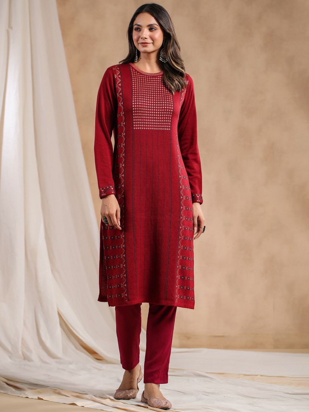 Warm Maroon Acrylic Geometric Motif Printed Kurta Set with Jacquard Knitted Design and Straight Bottom