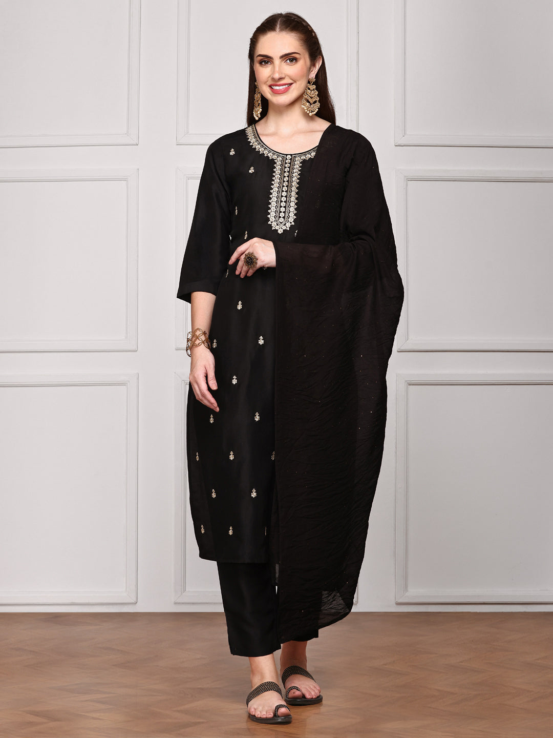 Ethnic Motifs Embroidered Kurta & Trousers With Dupatta