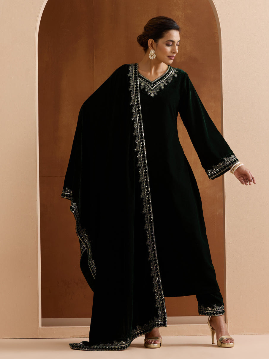 Rich Green Velvet Embroidered Straight Kurta Set With Straight Bottom