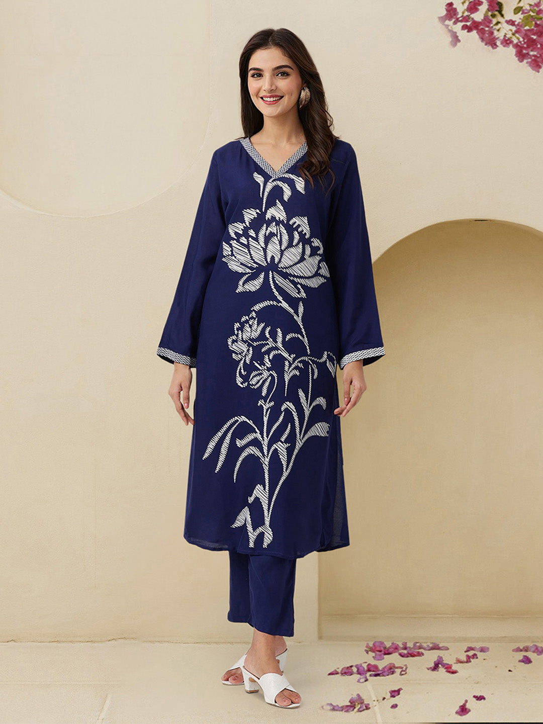 ISHIN WOMEN Navy Rayon Kurta Sets 2pcs sets