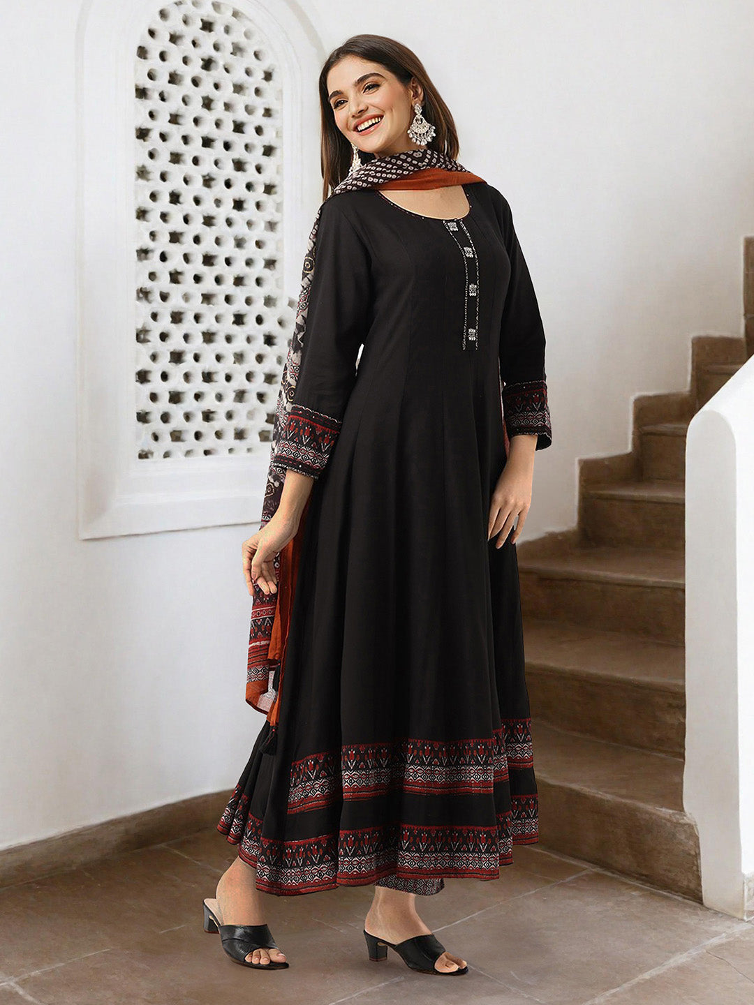 ISHIN WOMEN Black Rayon Kurta Sets 3pcs sets