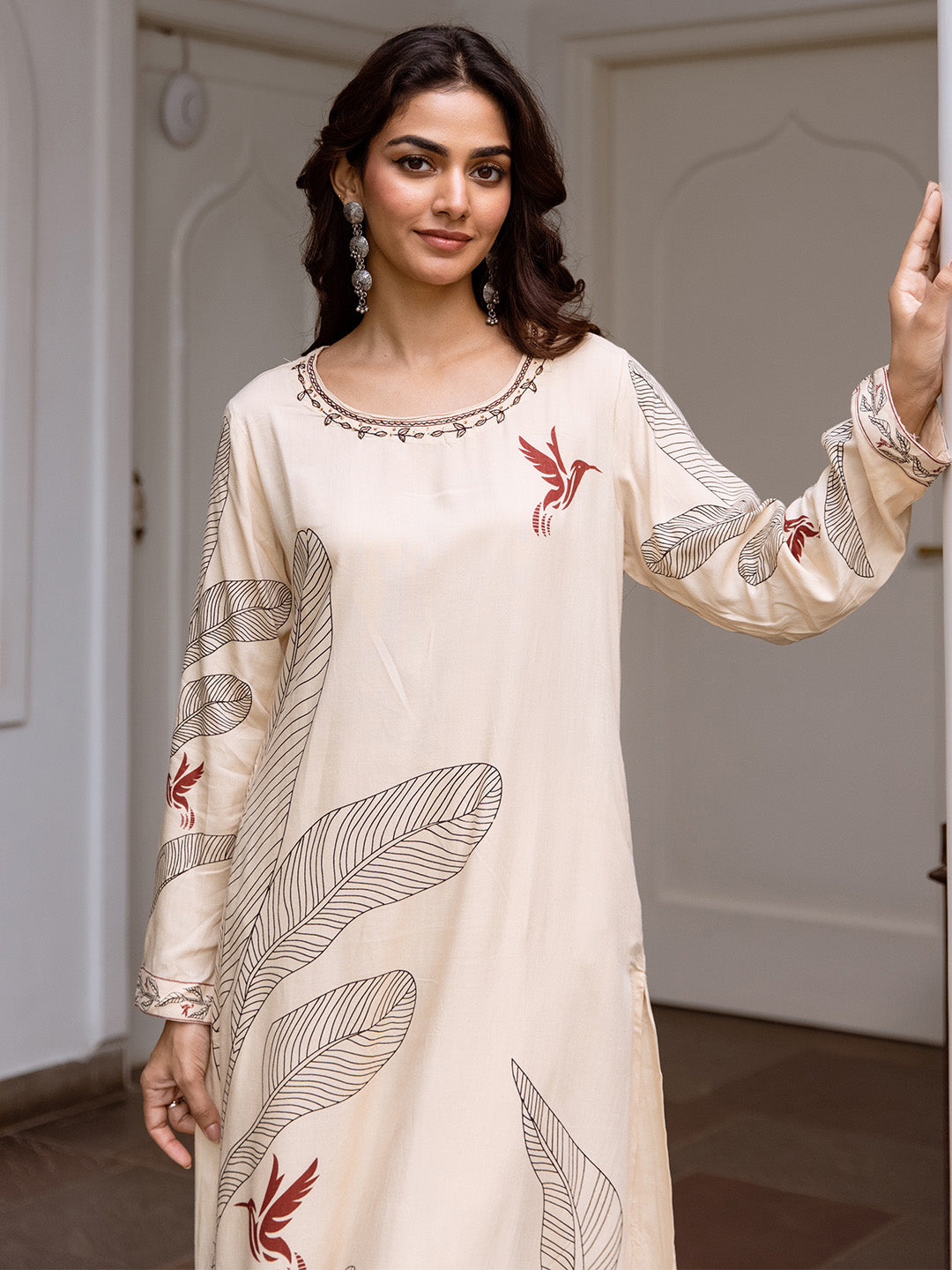 Ishin Women Cream Rayon 2Pcs Kurta Set