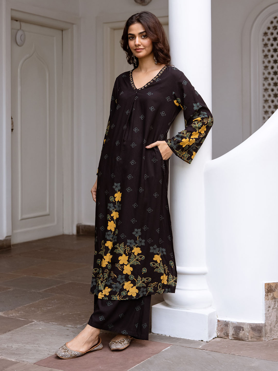 ISHIN Women BLACK Rayon 2pcs kurta set