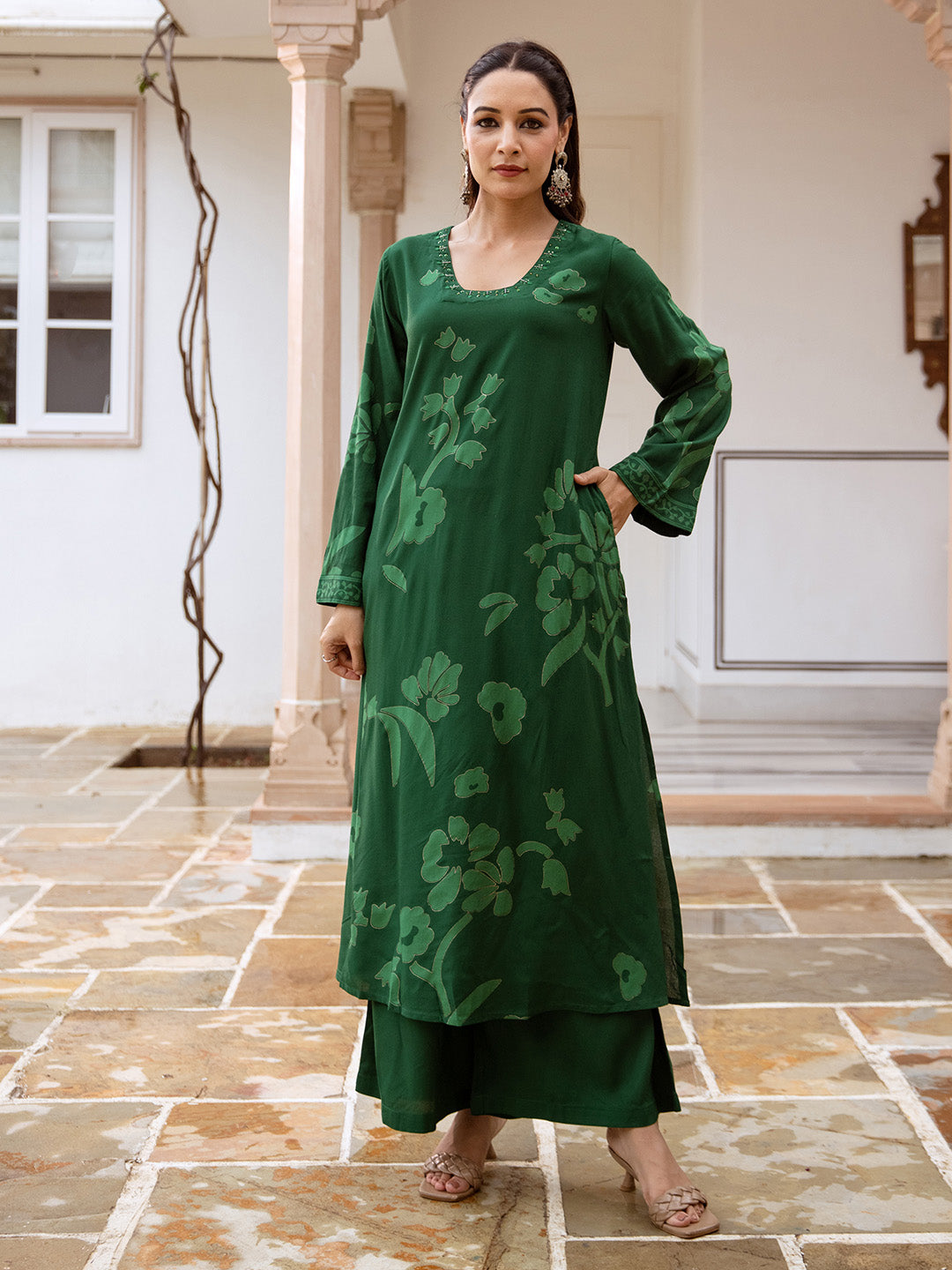 Comfy Green Rayon Bold Printed A-Line Kurta Set With Palazzo Bottom