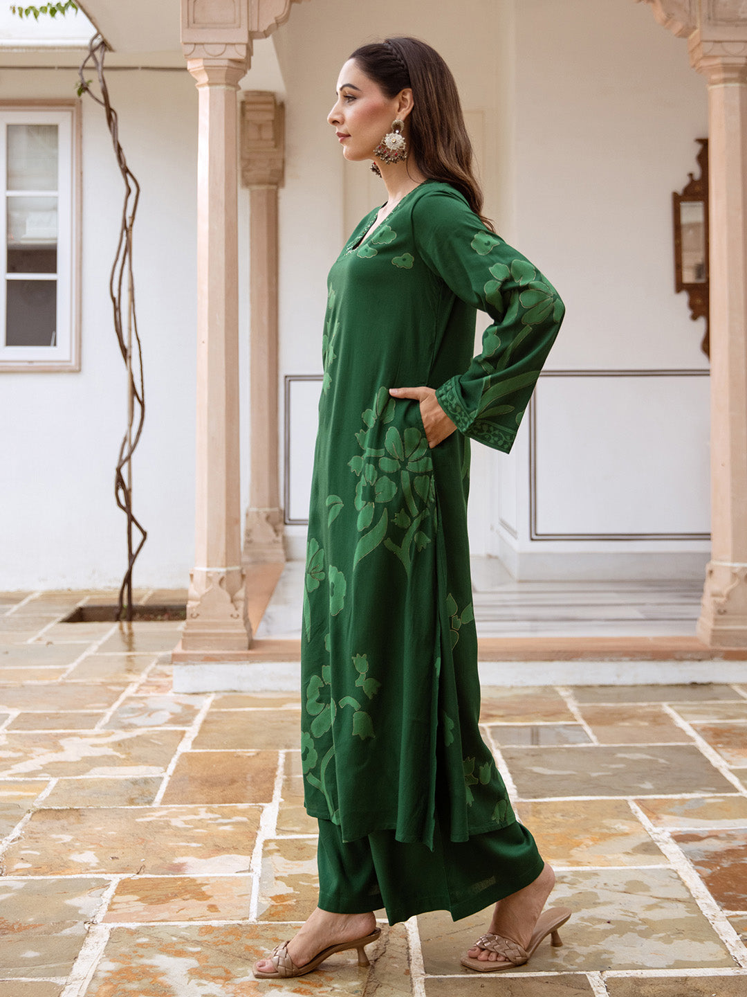 Comfy Green Rayon Bold Printed A-Line Kurta Set With Palazzo Bottom