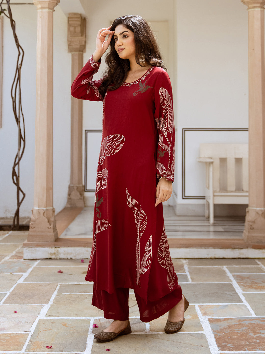 Ishin Women Red Rayon 2Pcs Kurta Set