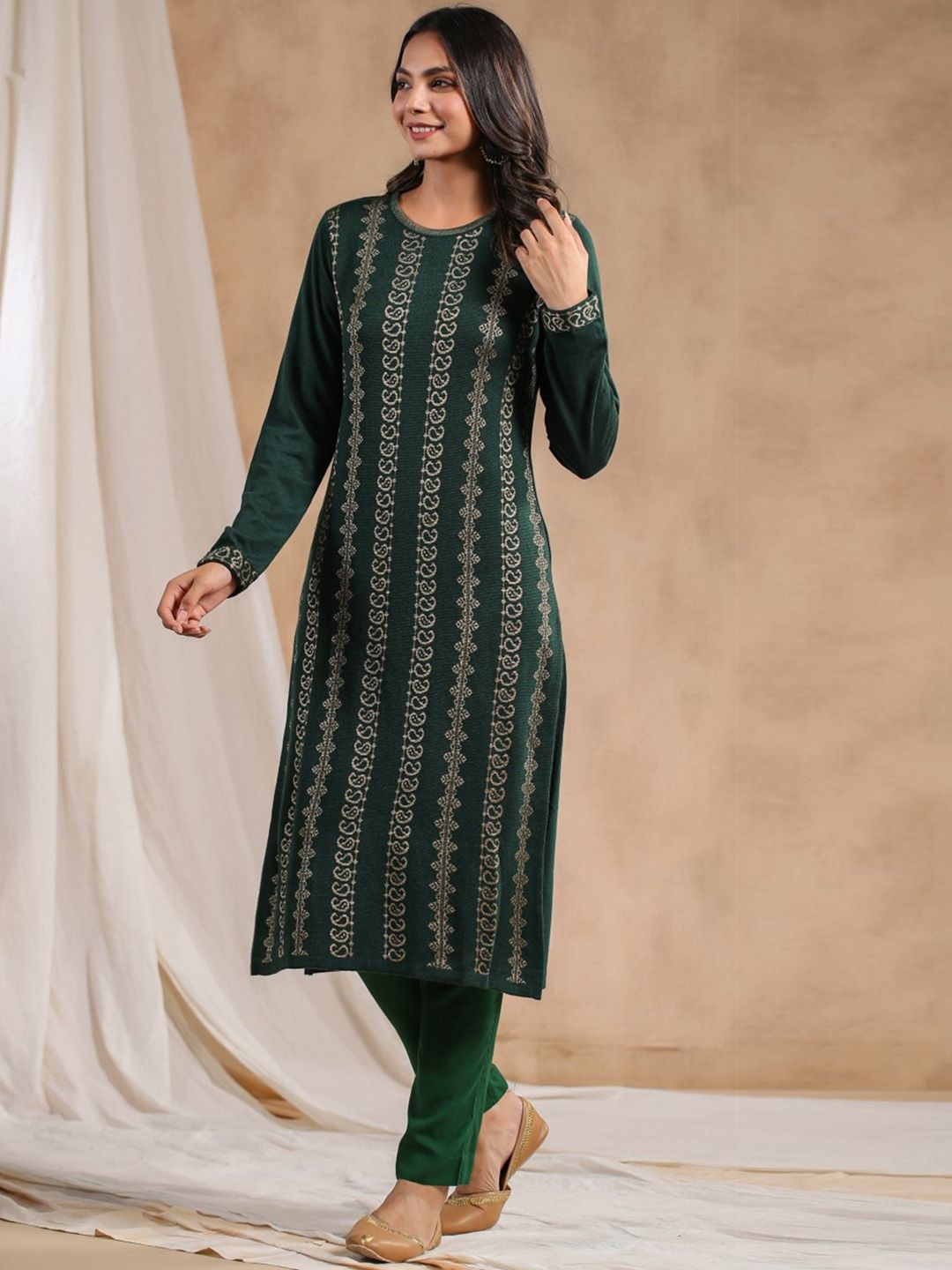 Warm Green Acrylic Paisley Motif Printed Kurta Set with Jacquard Knitted Design and Straight Bottom