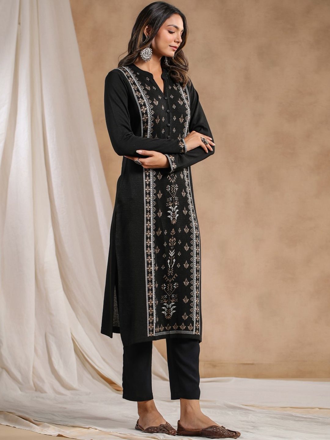 Warm Black Acrylic Ethnic Motif Printed Kurta Set with Jacquard Knitted Design