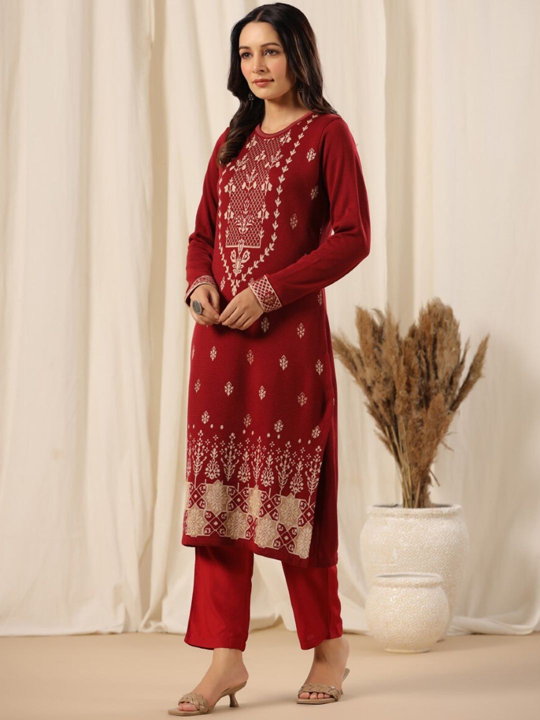 Warm Maroon Acrylic Geometric Motif Printed Kurta Set with Jacquard Knitted Design and Straight Bottom