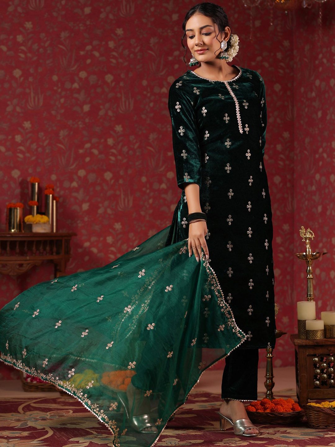 Rich Green Velvet Zari Embroidered Kurta Set with Sheer Voile Butta Dupatta