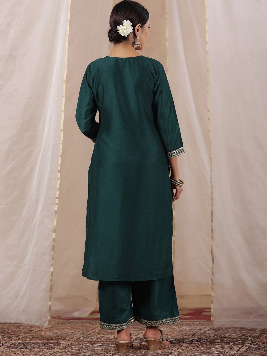 Rich Green Silk Blend Zari Embroidered Kurta Set with Straight Bottom