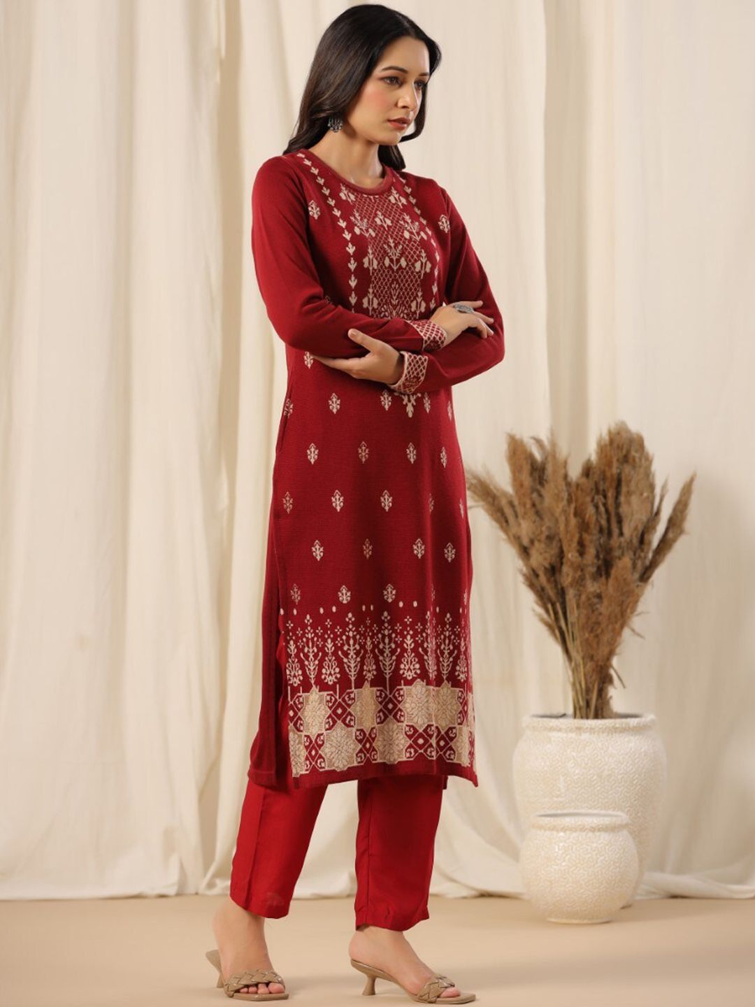 Warm Maroon Acrylic Geometric Motif Printed Kurta Set with Jacquard Knitted Design and Straight Bottom