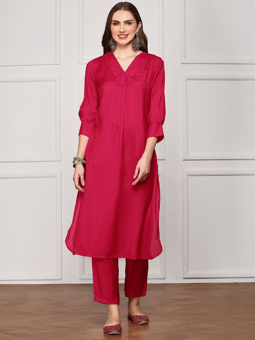 ISHIN Women  Regular Kurta with Trousers