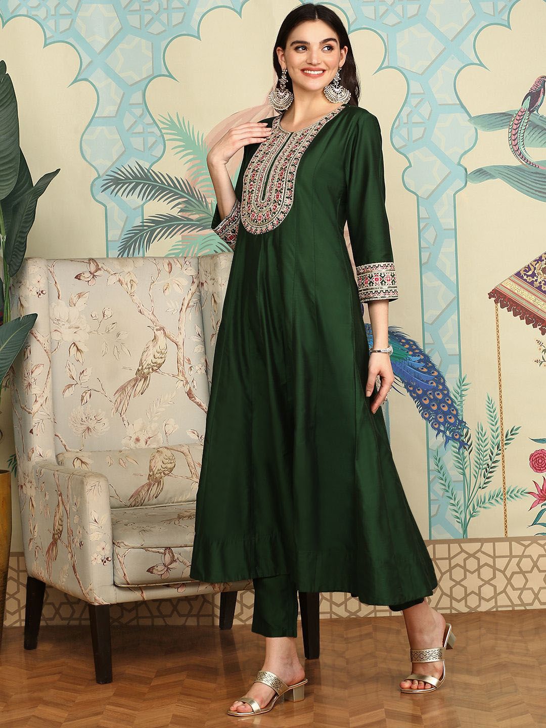 Viscose Rayon Green Floral Embroidered A-Line Kurta with Straight Bottom and Scalloped Zari Embroidered Organza Dupatta