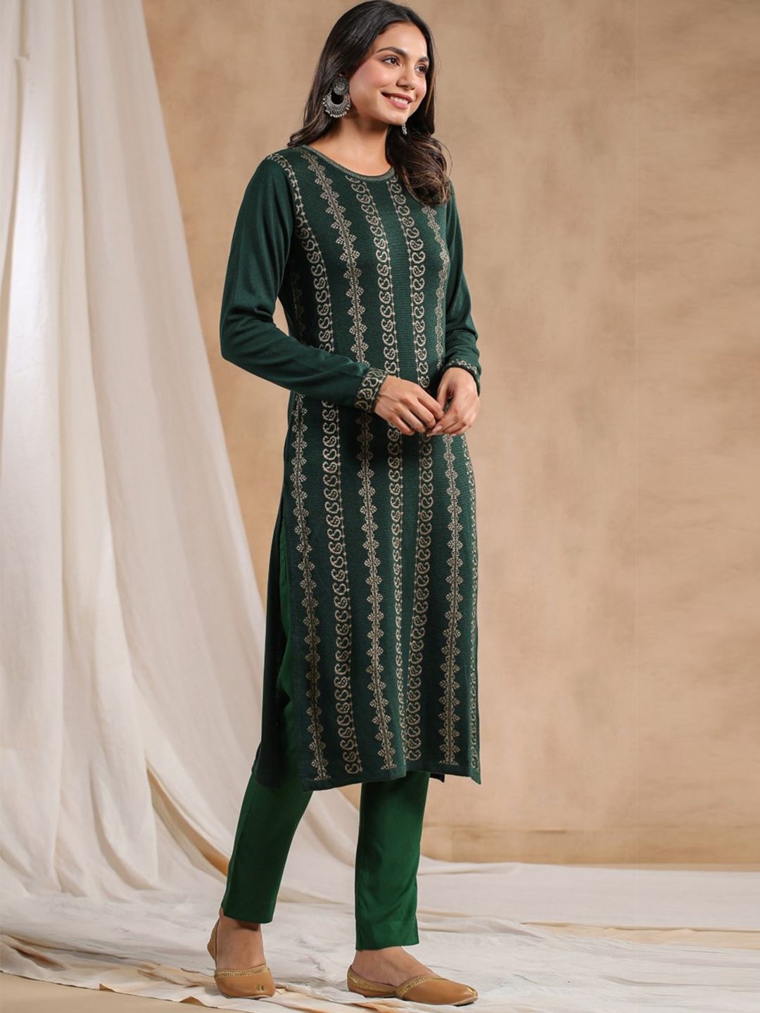 Warm Green Acrylic Paisley Motif Printed Kurta Set with Jacquard Knitted Design and Straight Bottom