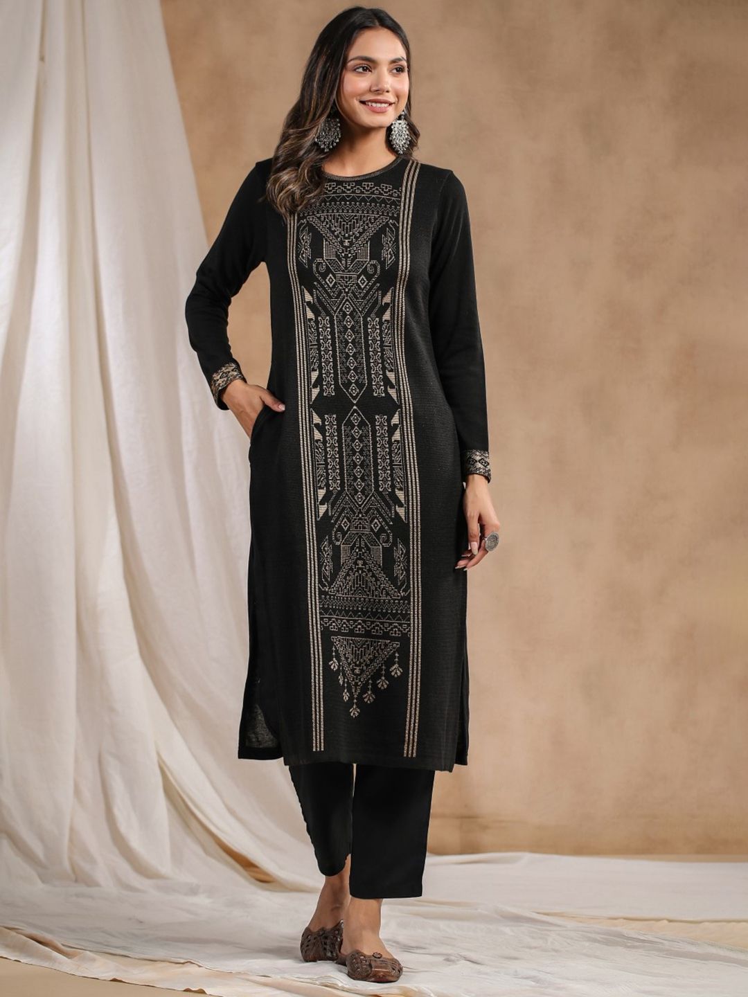 Warm Black Acrylic Geometric Motif Printed Kurta Set with Jacquard Knitted Design and Straight Bottom