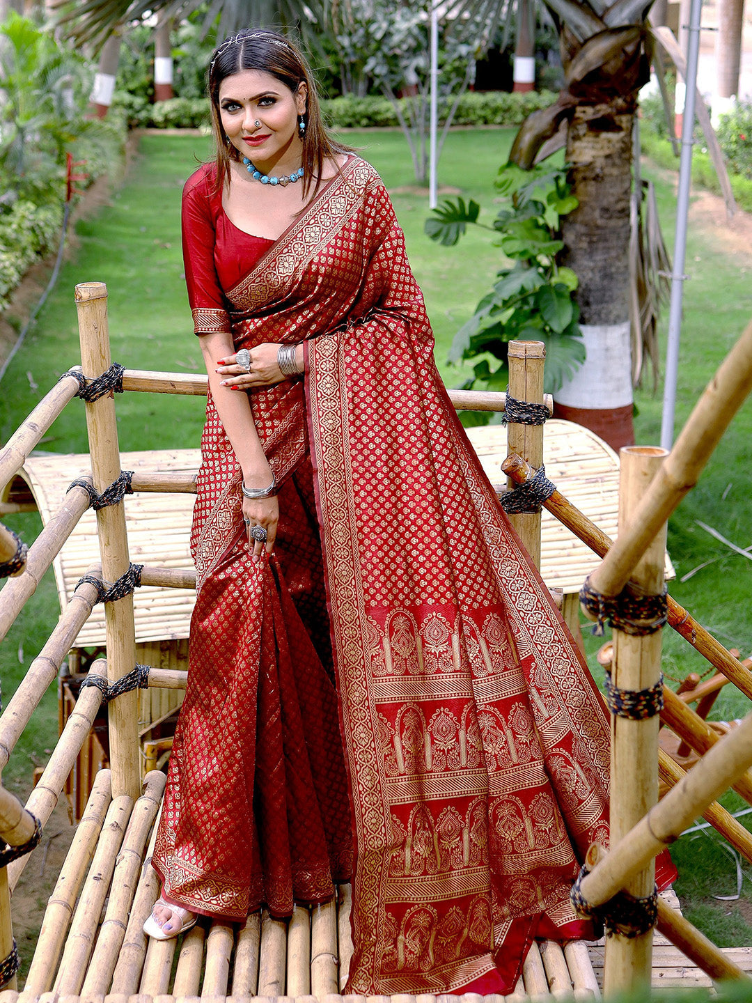 Karagiri Maroon Banarasi Silk Saree With Blouse Piece