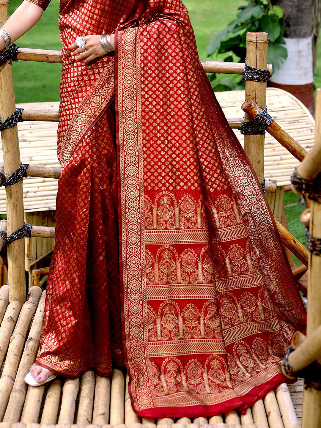 Karagiri Maroon Banarasi Silk Saree With Blouse Piece