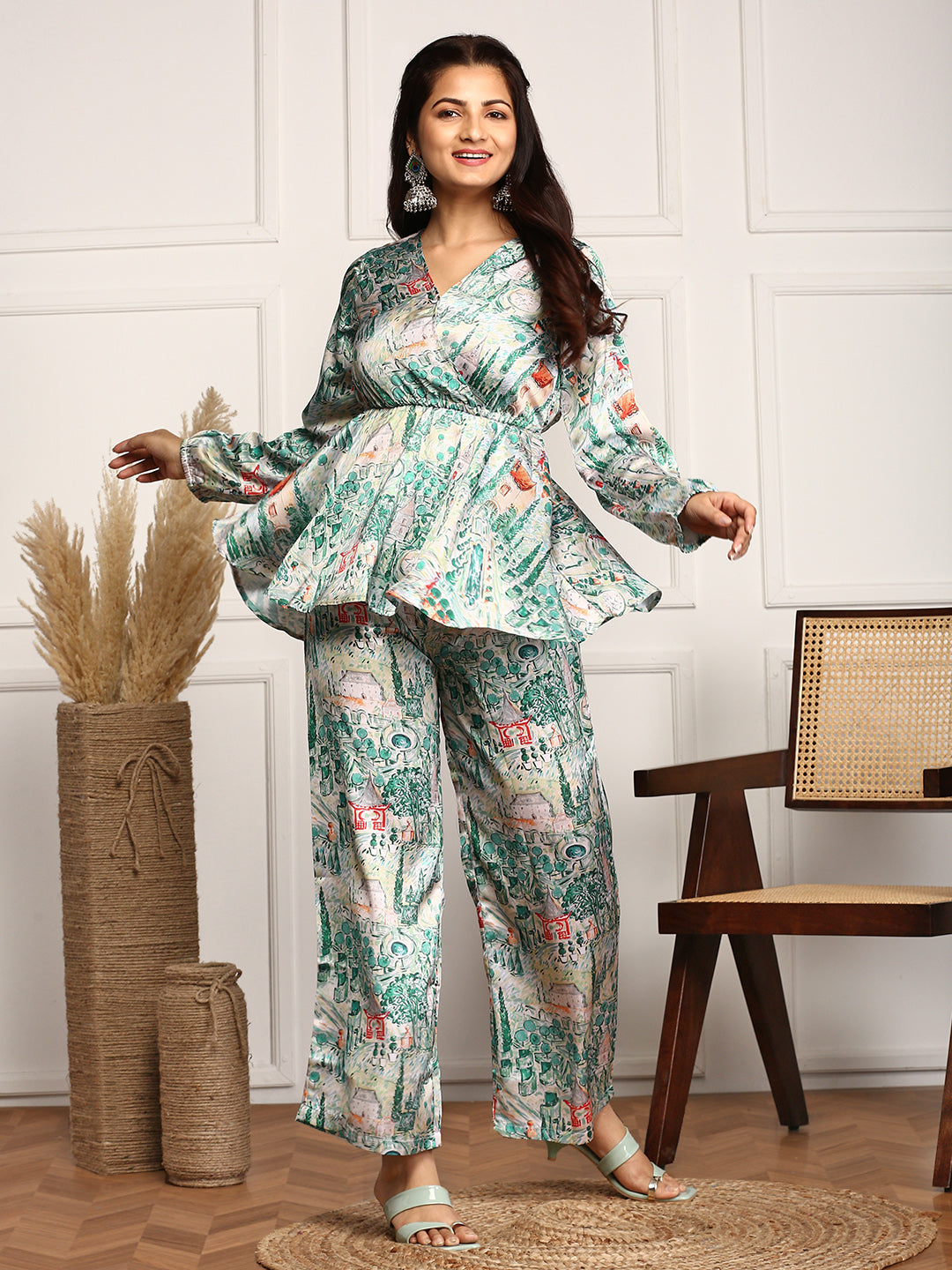 ISHIN Women Printed Top & Trouser