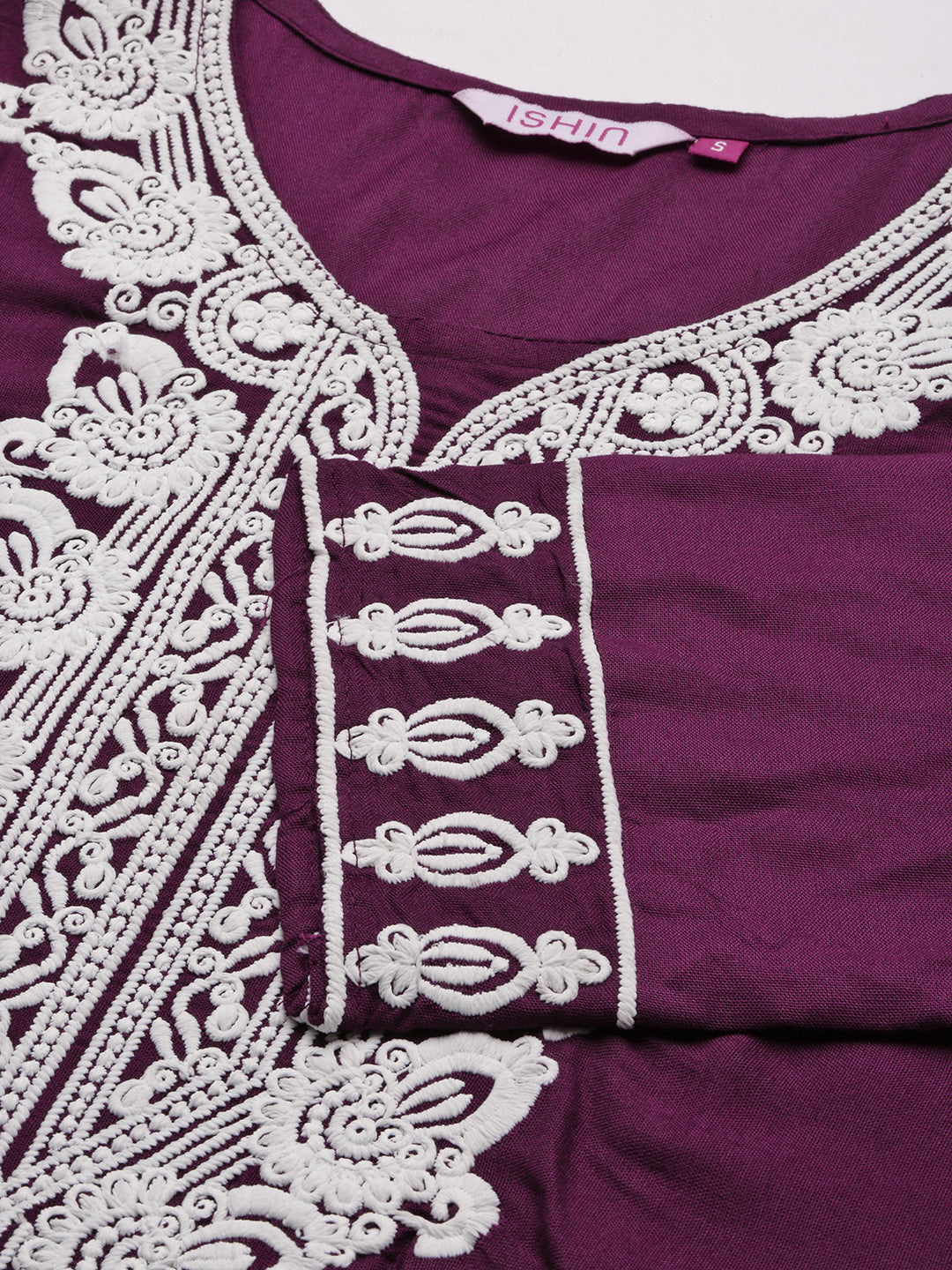Ishin Women's Ethnic Motifs Embroidered Round Neck Straight Kurta