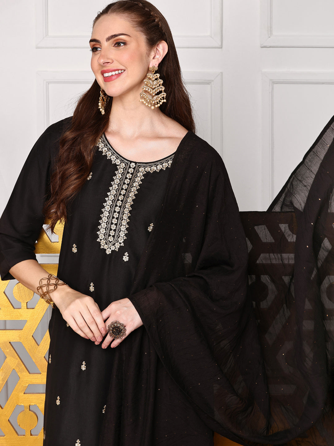 Ethnic Motifs Embroidered Kurta & Trousers With Dupatta