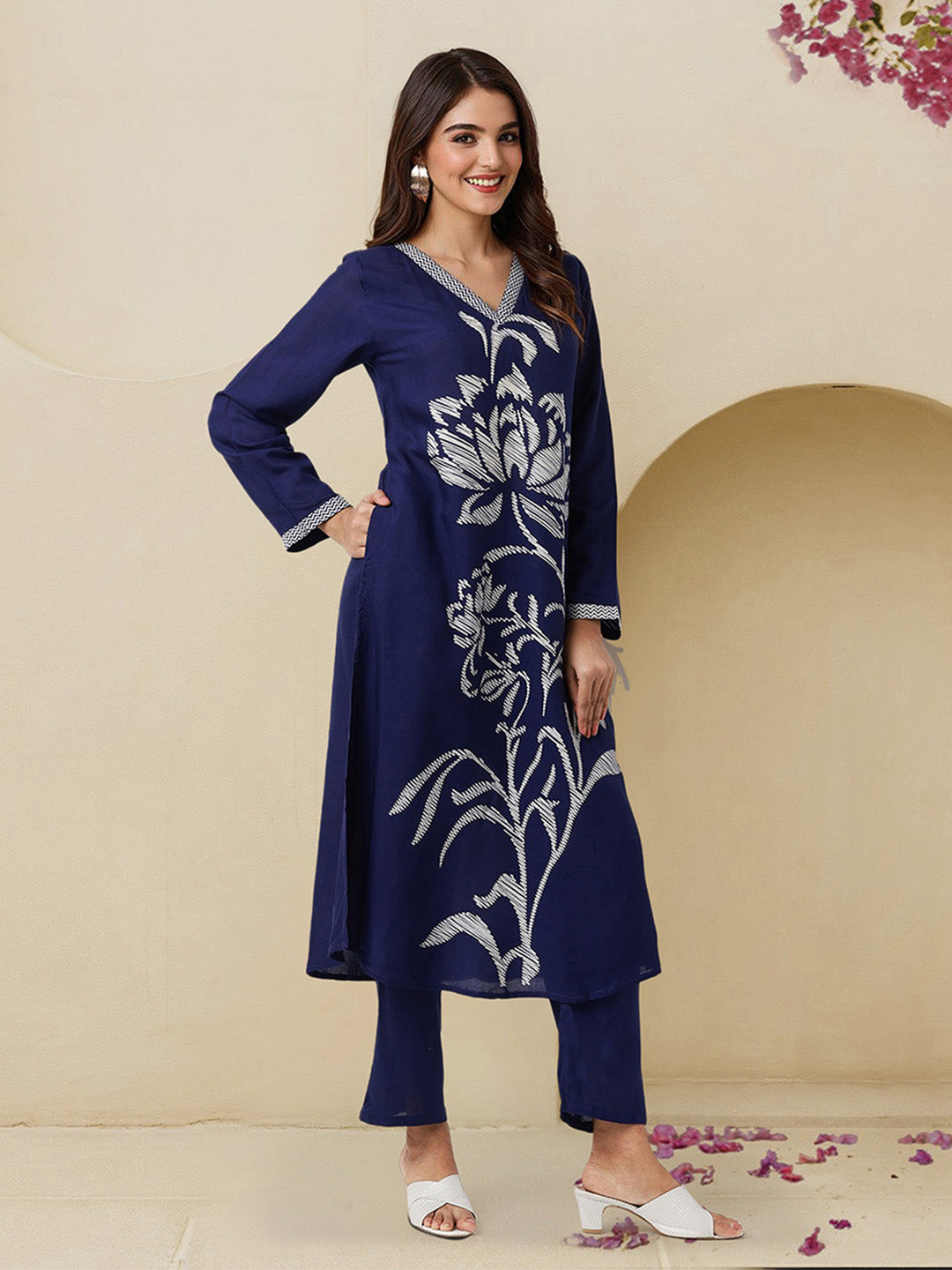 ISHIN WOMEN Navy Rayon Kurta Sets 2pcs sets