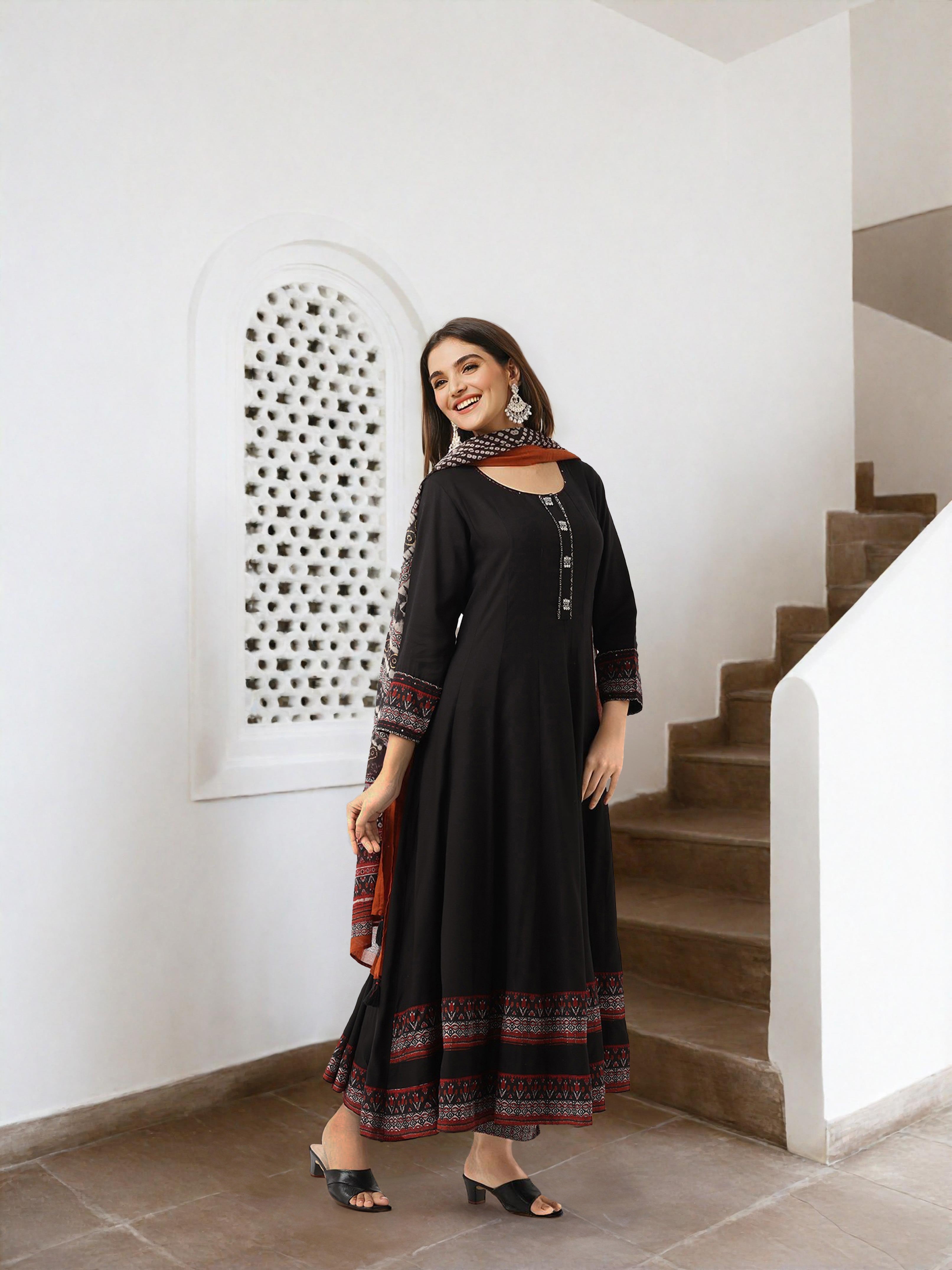 ISHIN WOMEN Black Rayon Kurta Sets 3pcs sets