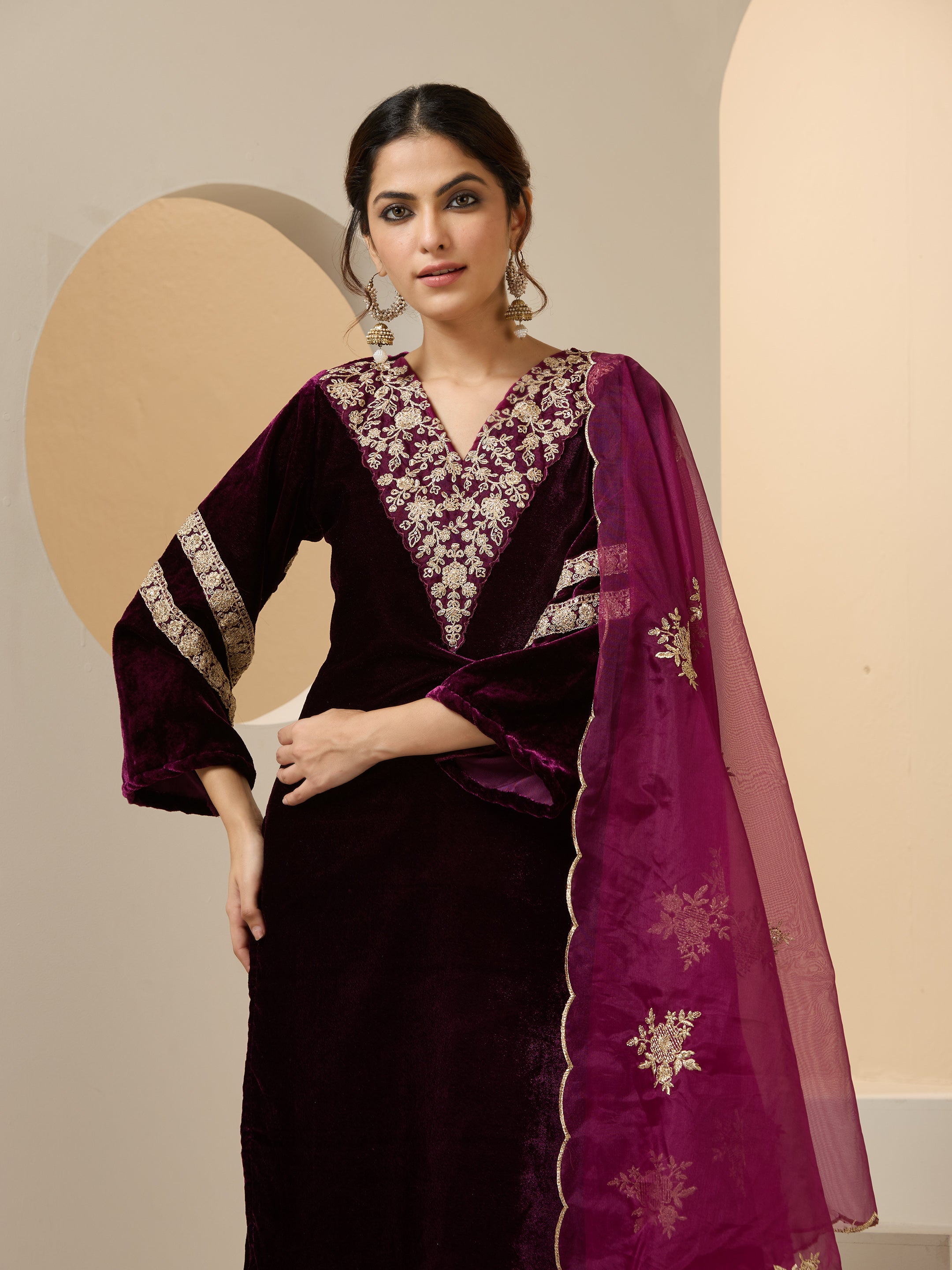 Plum Velvet Zari Embroidered Straight Kurta Set With Straight Bottom And Scalloped Dupatta