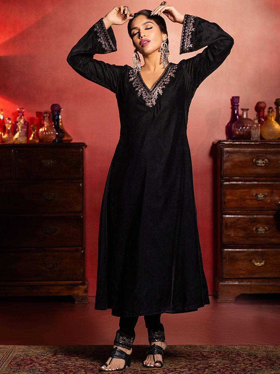 Black Velvet Zari Embroidered Kurta Set with Rich velvet Dupatta