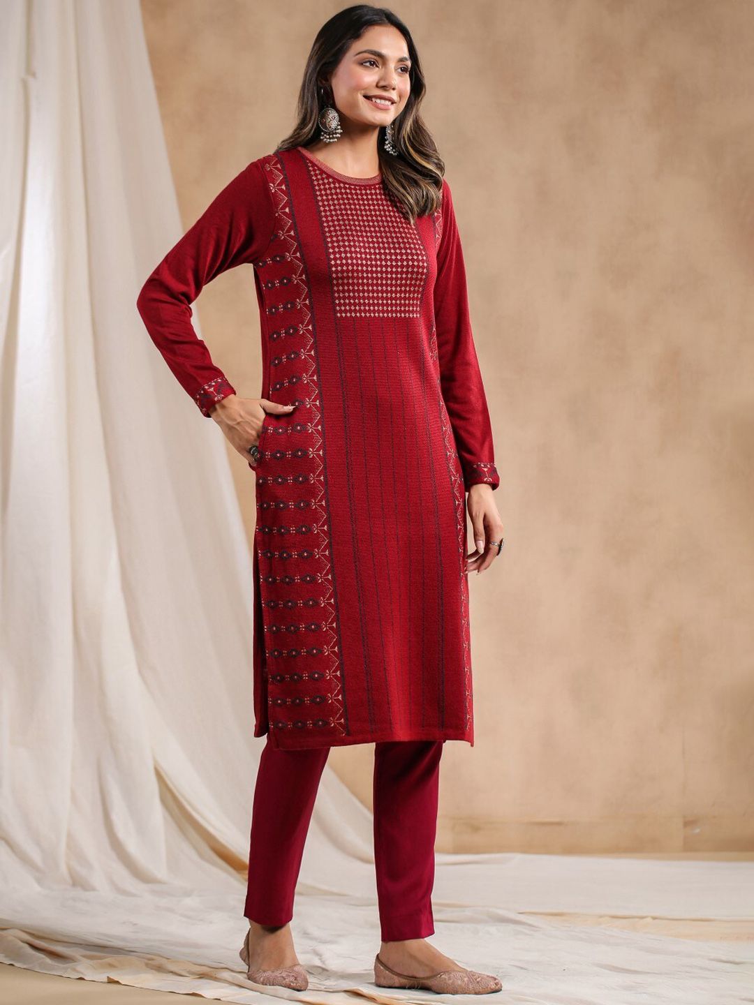 Warm Maroon Acrylic Geometric Motif Printed Kurta Set with Jacquard Knitted Design and Straight Bottom