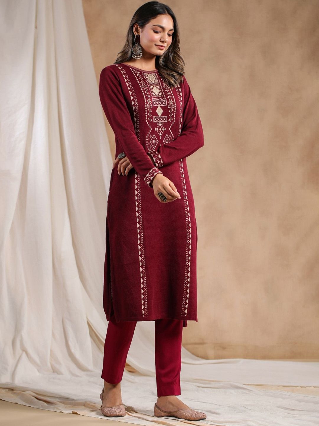 Warm Maroon Acrylic Geometric Motif Printed Kurta Set with Jacquard Knitted Design and Straight Bottom