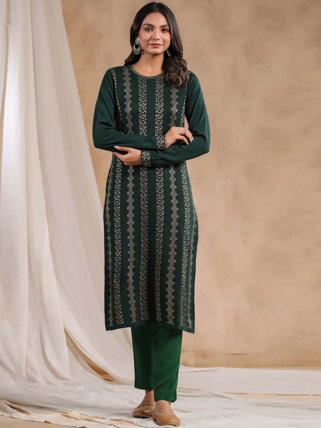 Warm Green Acrylic Paisley Motif Printed Kurta Set with Jacquard Knitted Design and Straight Bottom