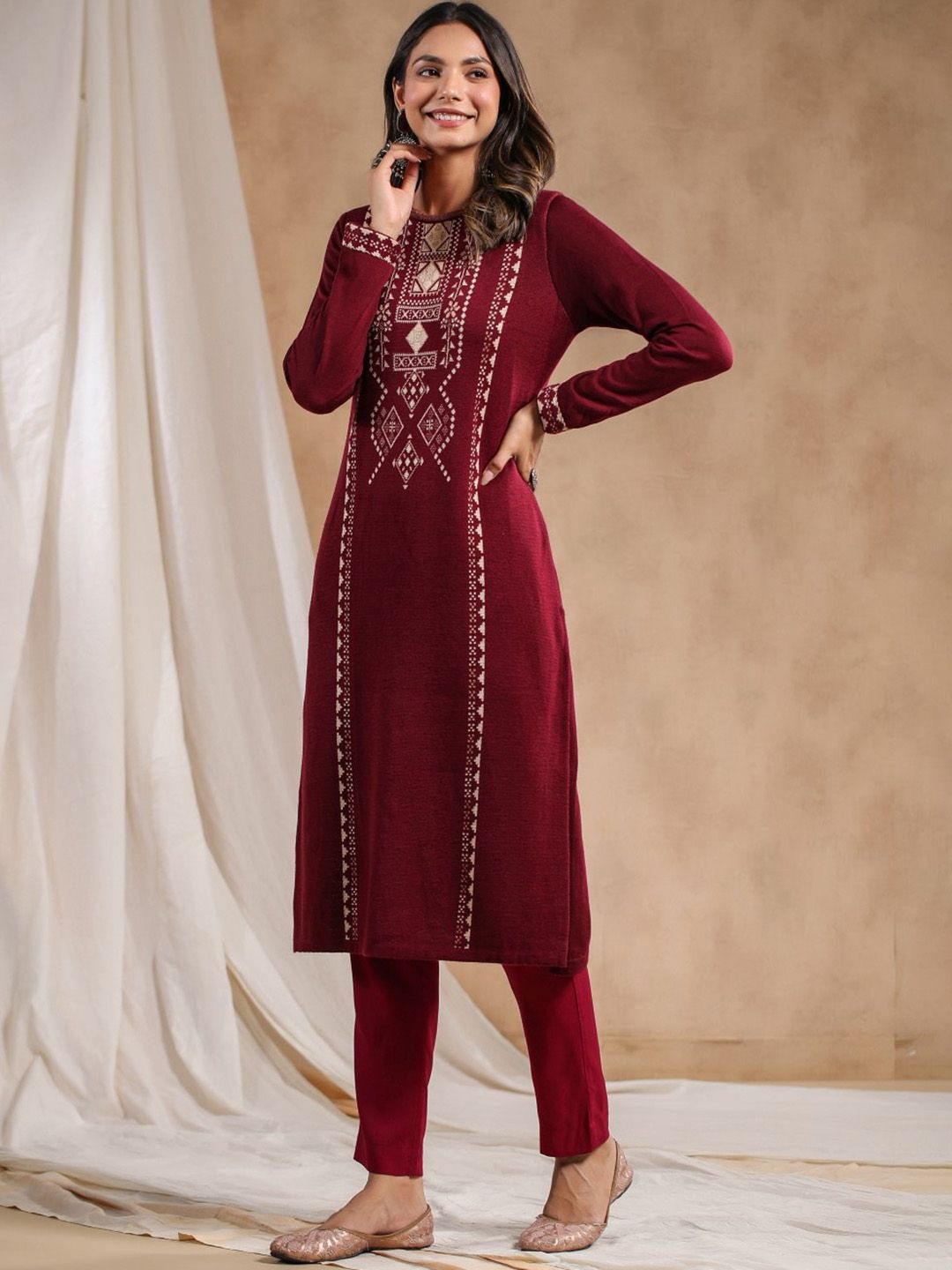 Warm Maroon Acrylic Geometric Motif Printed Kurta Set with Jacquard Knitted Design and Straight Bottom