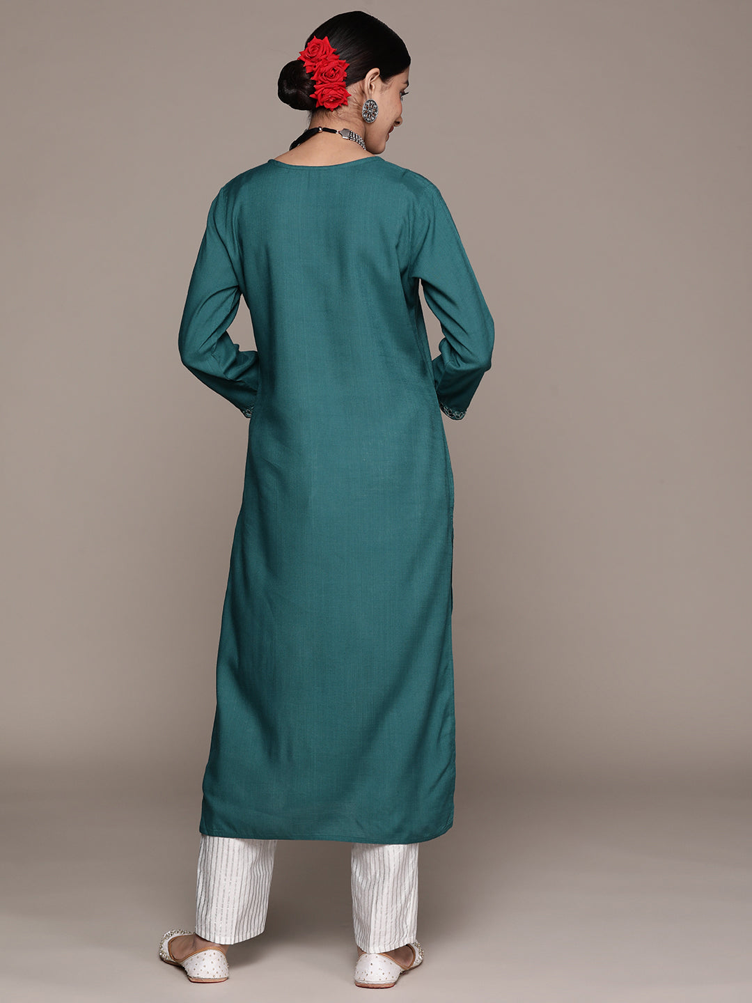 Ishin Women's Teal Embellished Straight Kurta