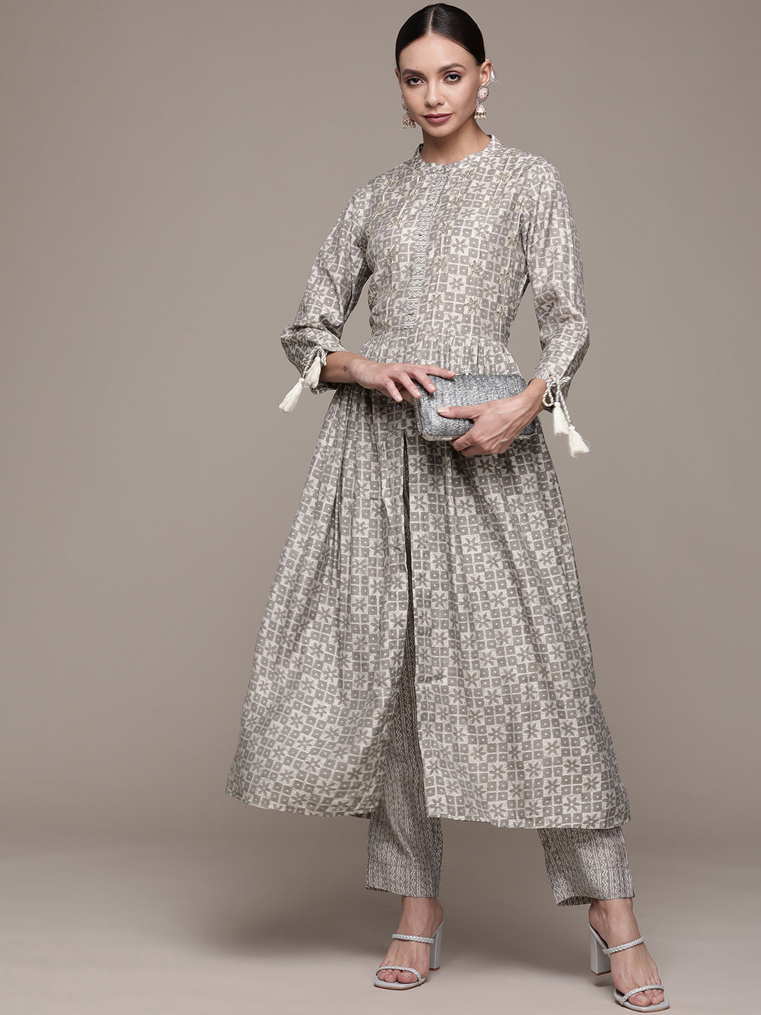 Ishin Women's Grey Embellished Kurta with Trouser