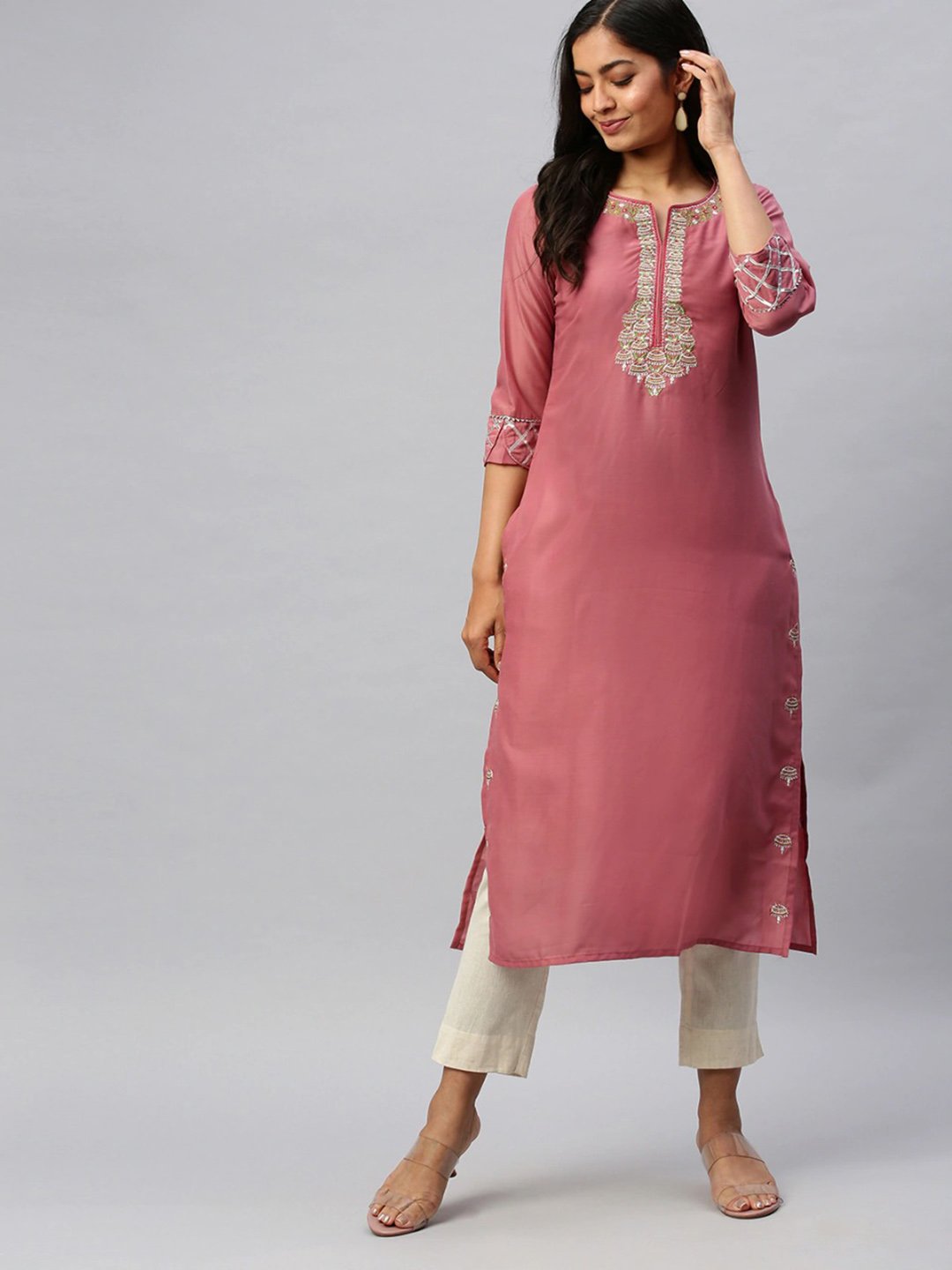 Ishin Women's Rayon Mauve Embellished Straight Kurta