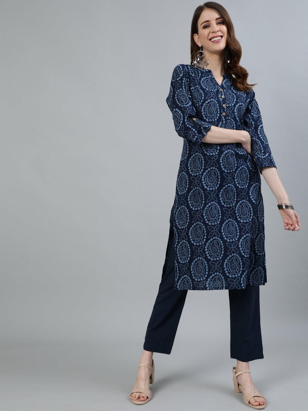 Ishin Women's Navy Blue Bandhani Printed Straight Kurta With Trouser