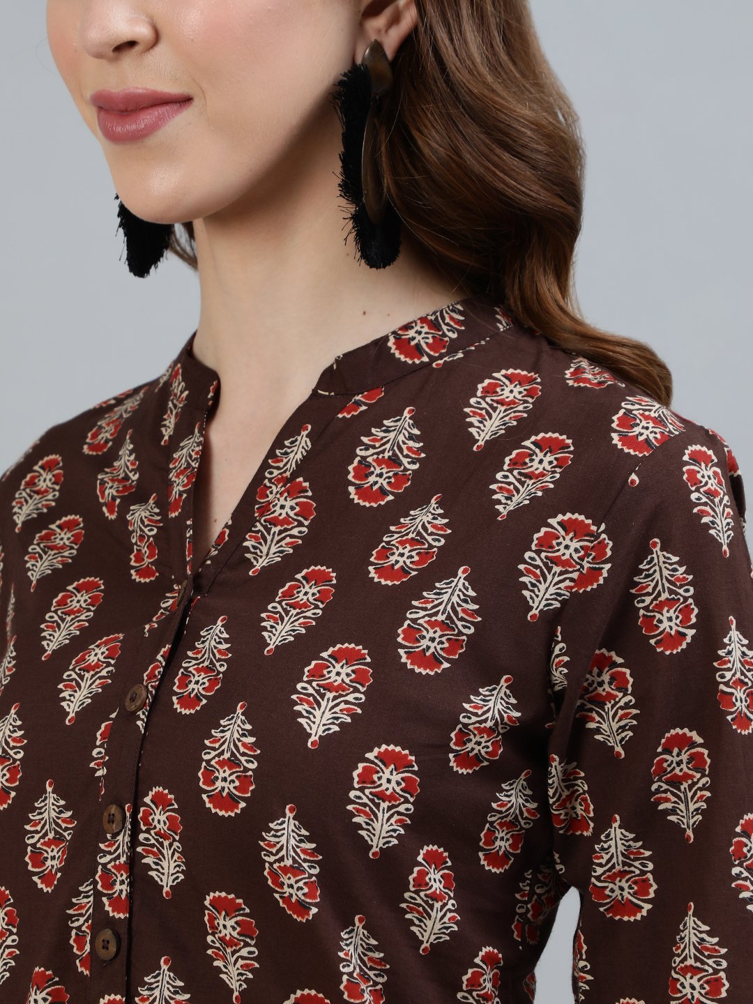 Ishin Women's Brown Floral Printed Straight Kurta With Trouser