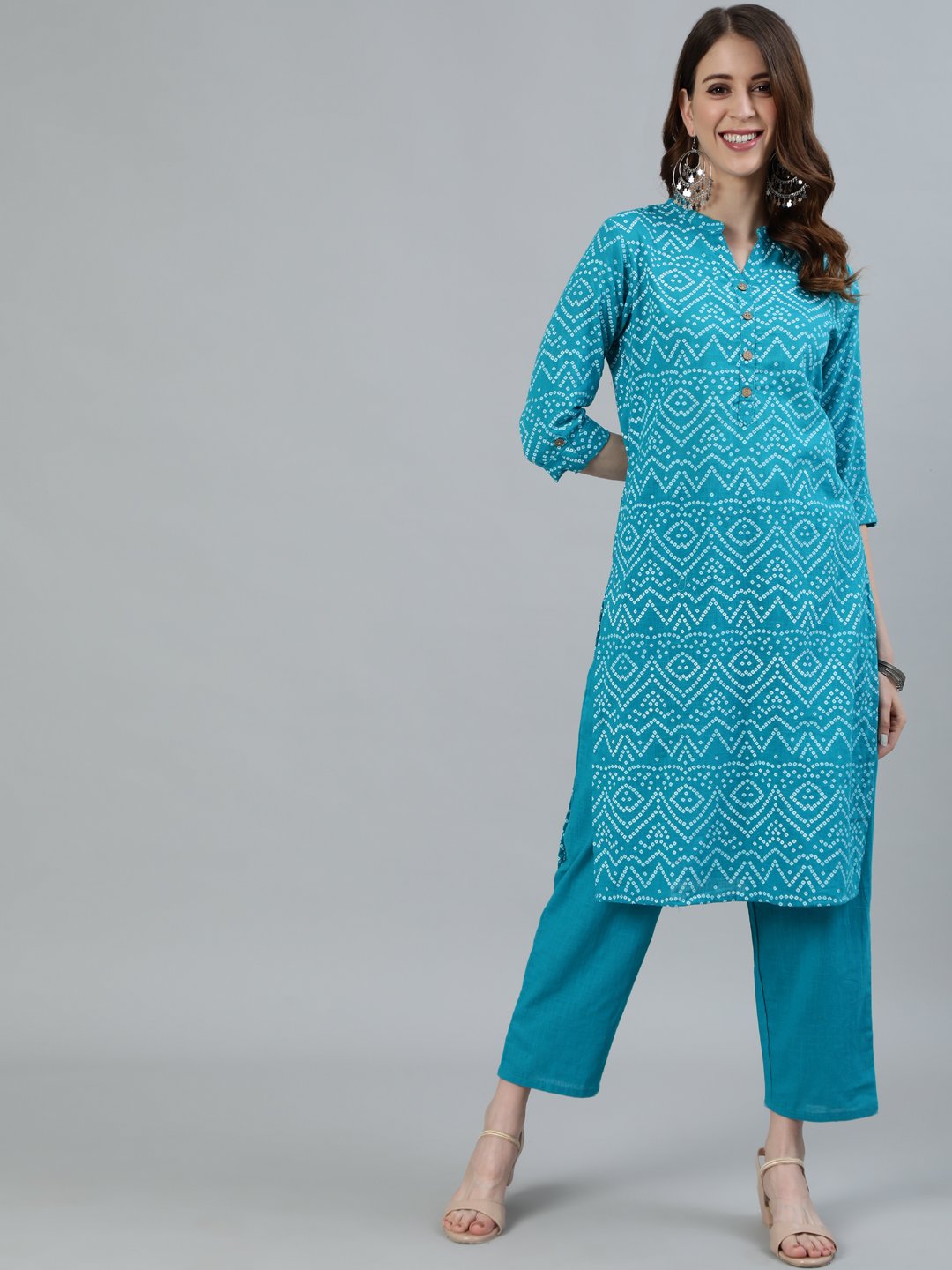 Ishin Women's Blue Bandhani Printed Straight Kurta With Trouser