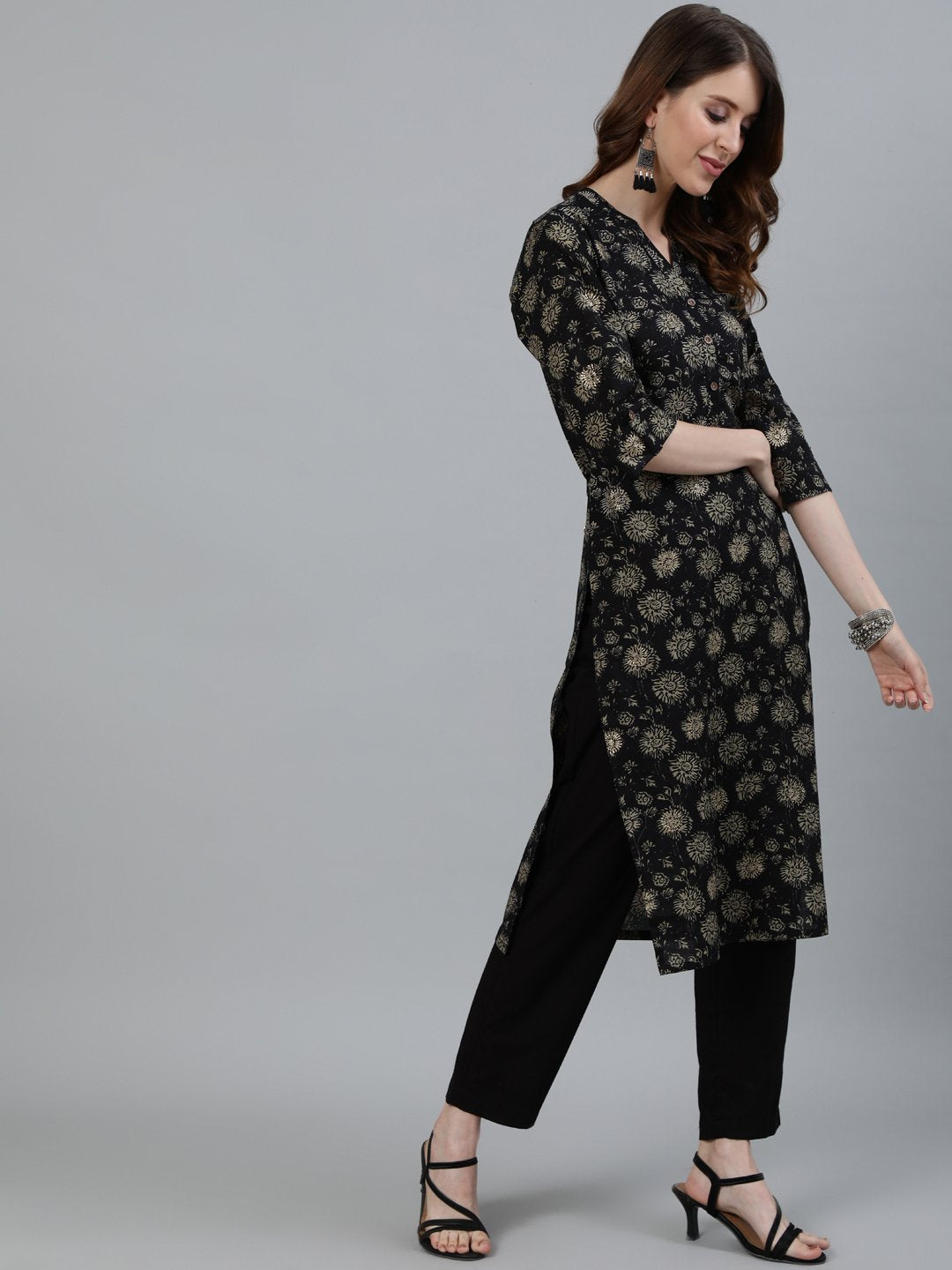 Ishin Women's Black Floral Printed Straight Kurta With Trouser