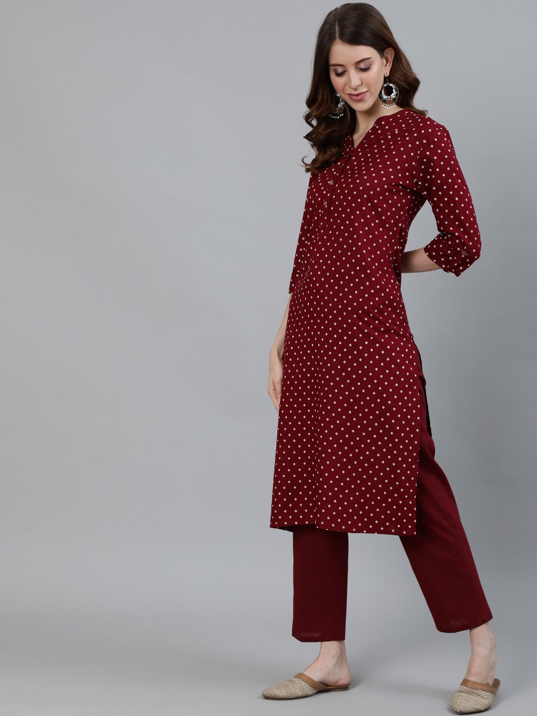 Ishin Women's Maroon Bandhani Printed Straight Kurta With Trouser