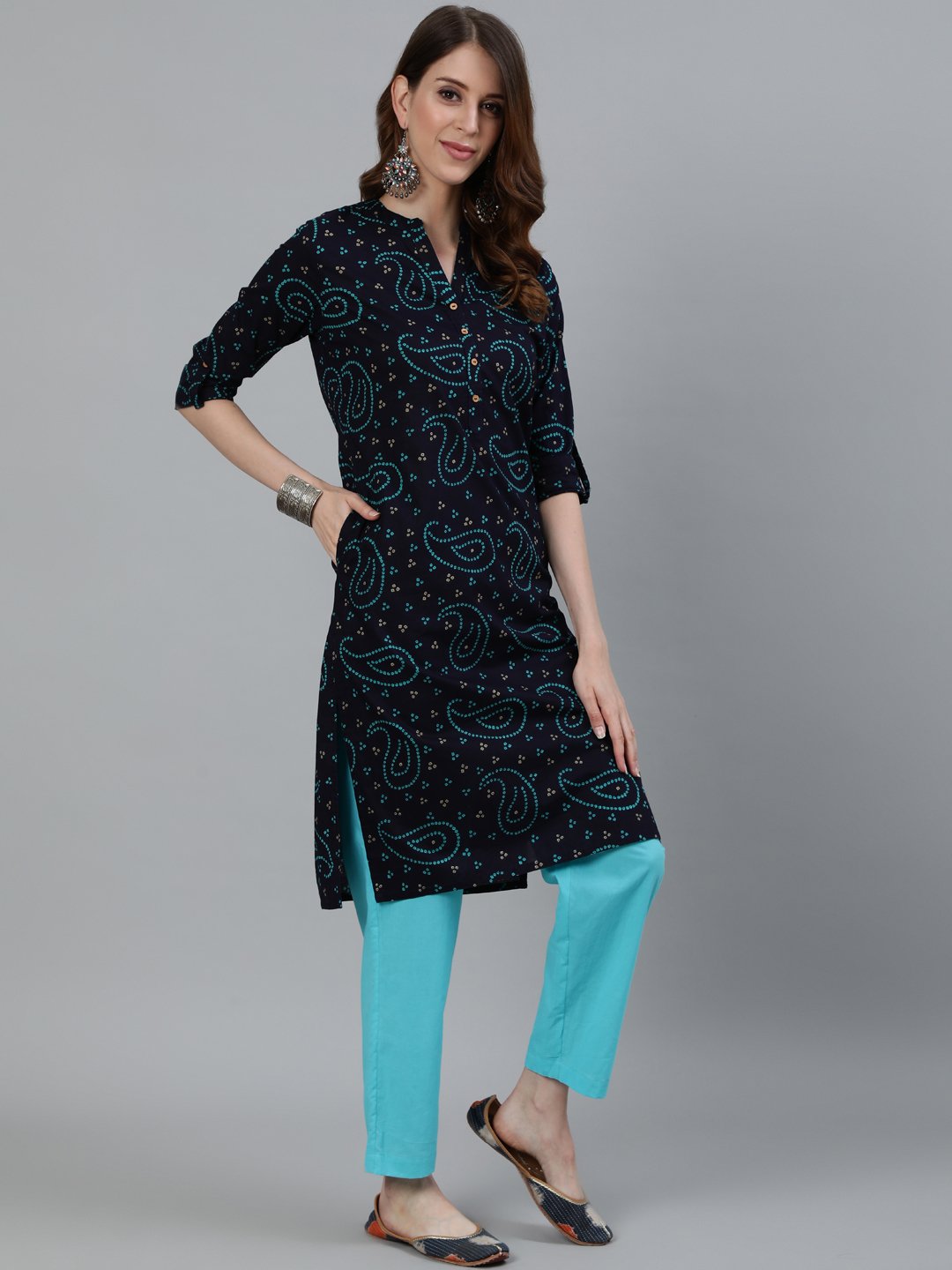 Ishin Women's Navy Blue Bandhani Printed Straight Kurta With Trouser