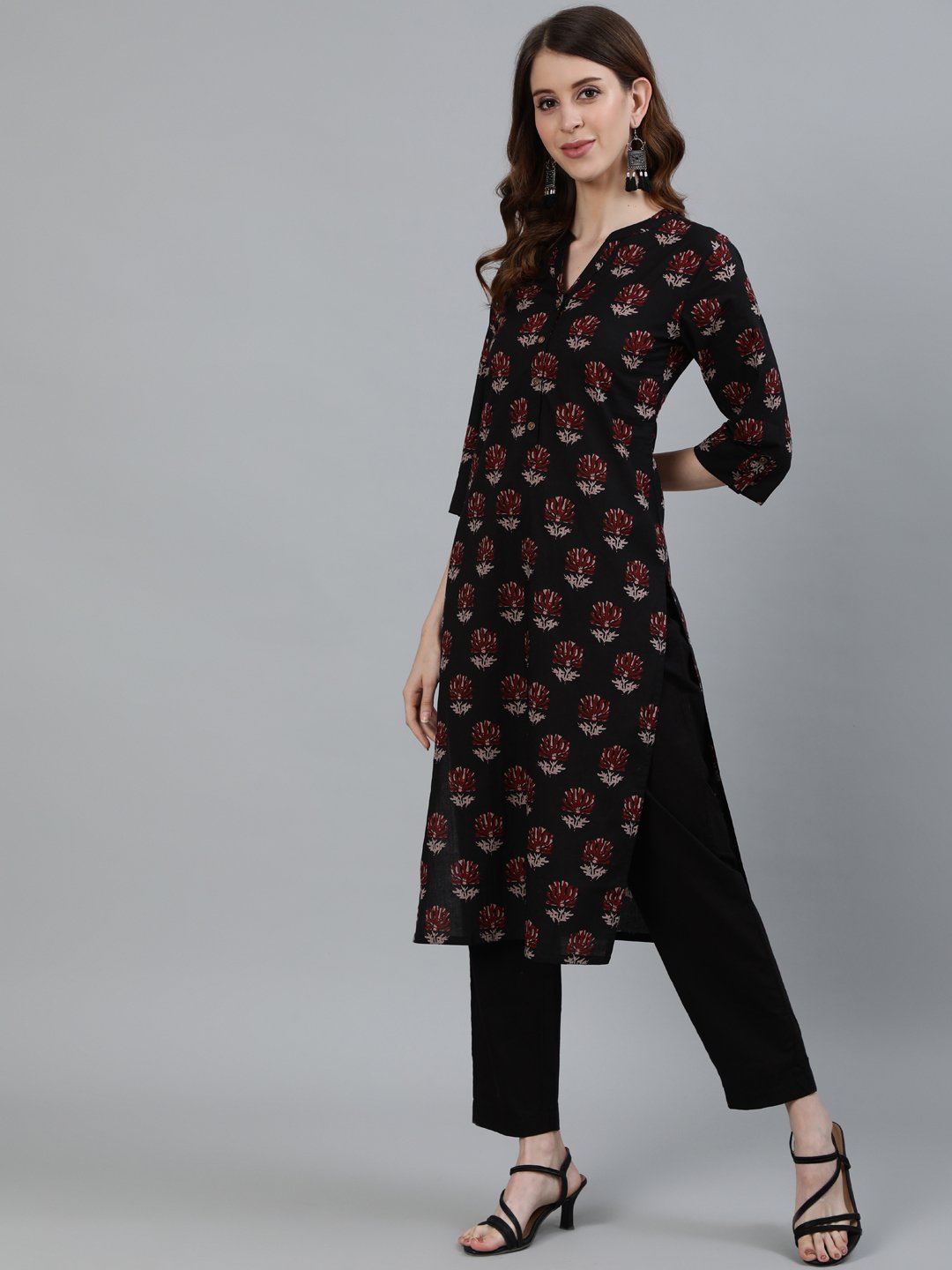 Ishin Women's Black Floral Printed Straight Kurta With Trouser