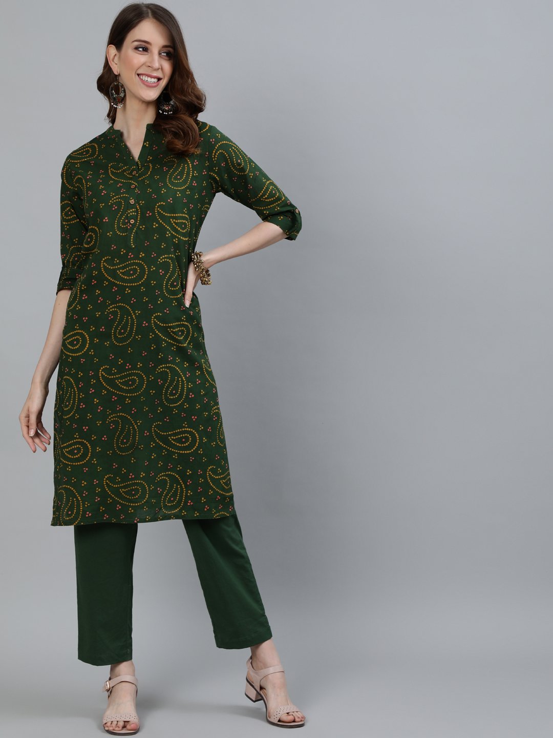 Ishin Women's Green Bandhani Printed Straight Kurta With Trouser