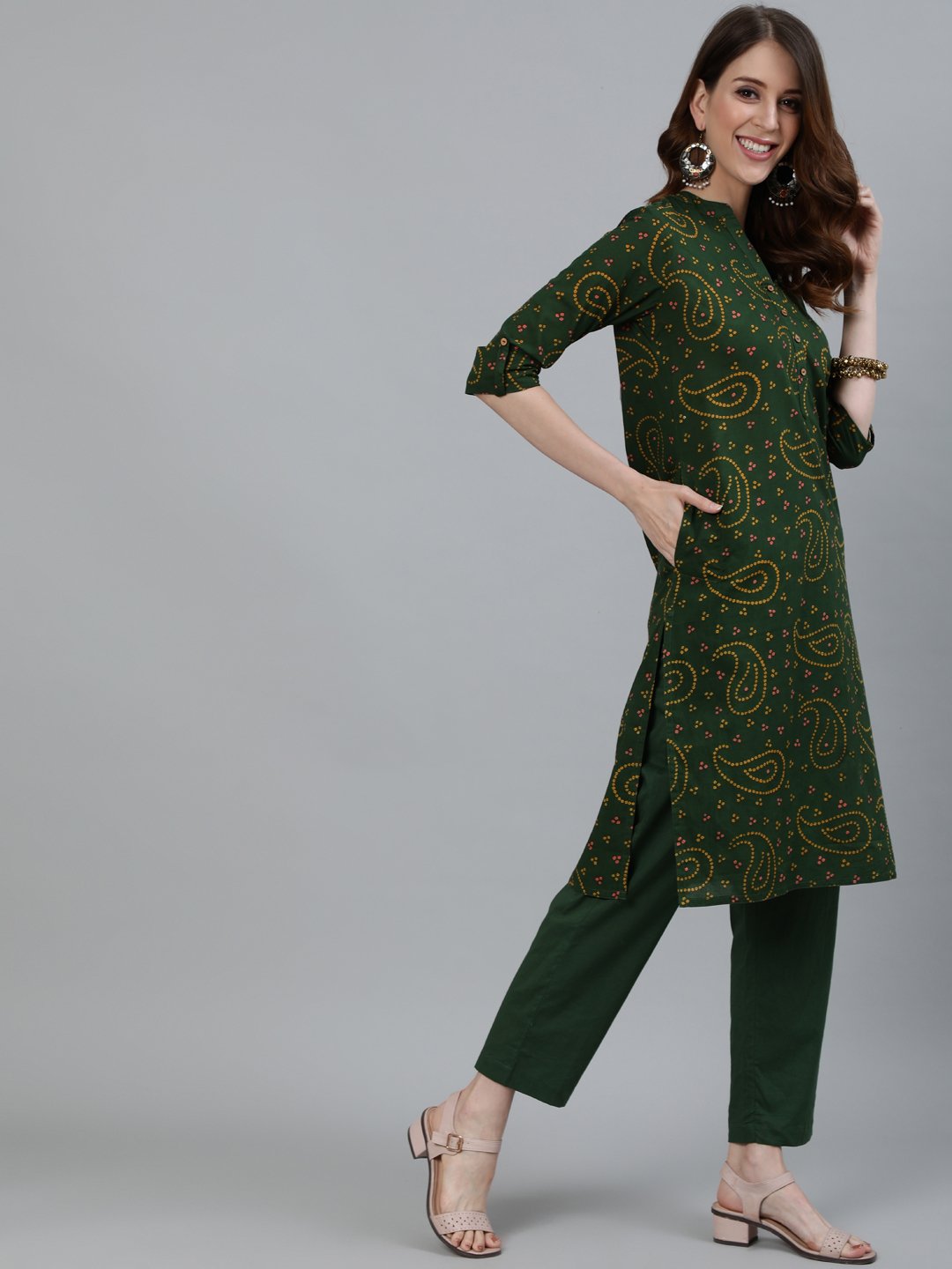 Ishin Women's Green Bandhani Printed Straight Kurta With Trouser