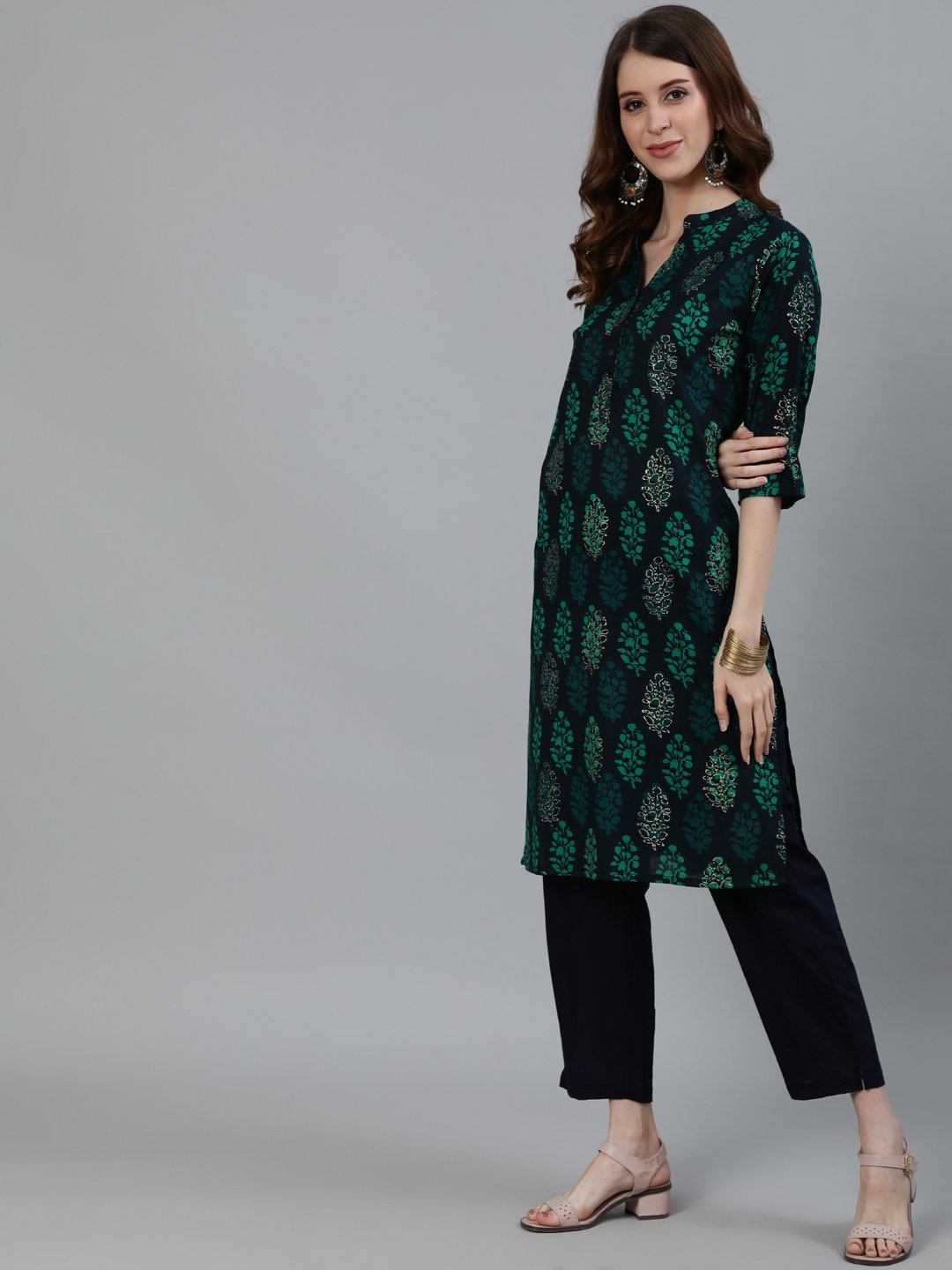 Ishin Women's Navy Blue Block Printed Straight Kurta With Trouser