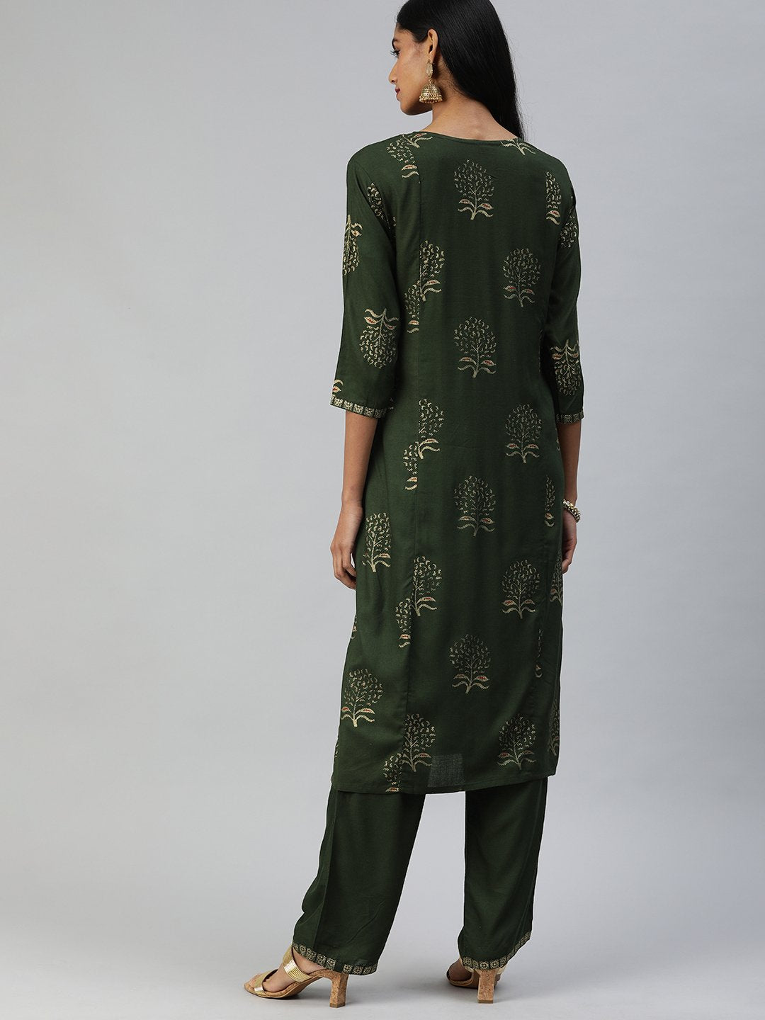 Ishin Women's Rayon Green Foil Printed Straight Kurta Palazzo Set