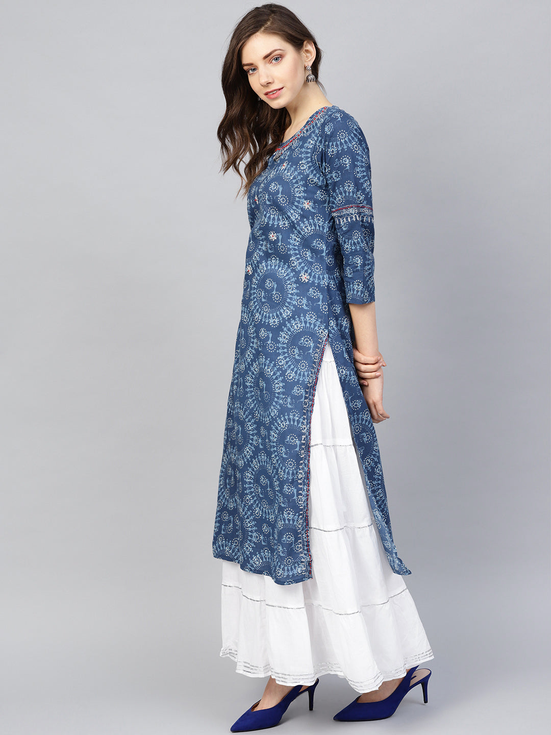 Ishin Women's Cotton Blue & White Embroidered A Line Kurta Skirt Set