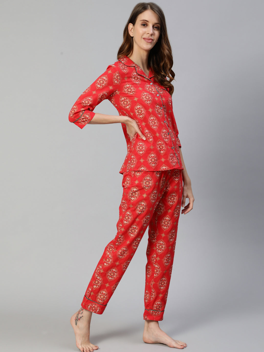 Ishin Women's Cotton Red Printed Night Suit